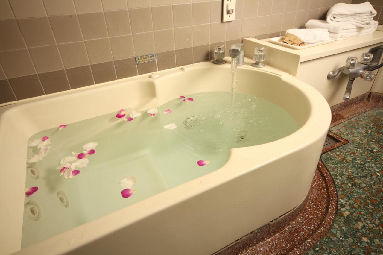 Utopia Holiday Hotel Hòa Bình Ngoại thất bức ảnh